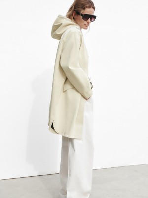 بارانی کرم زارا