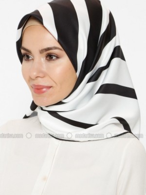 روسری مشکی سفید