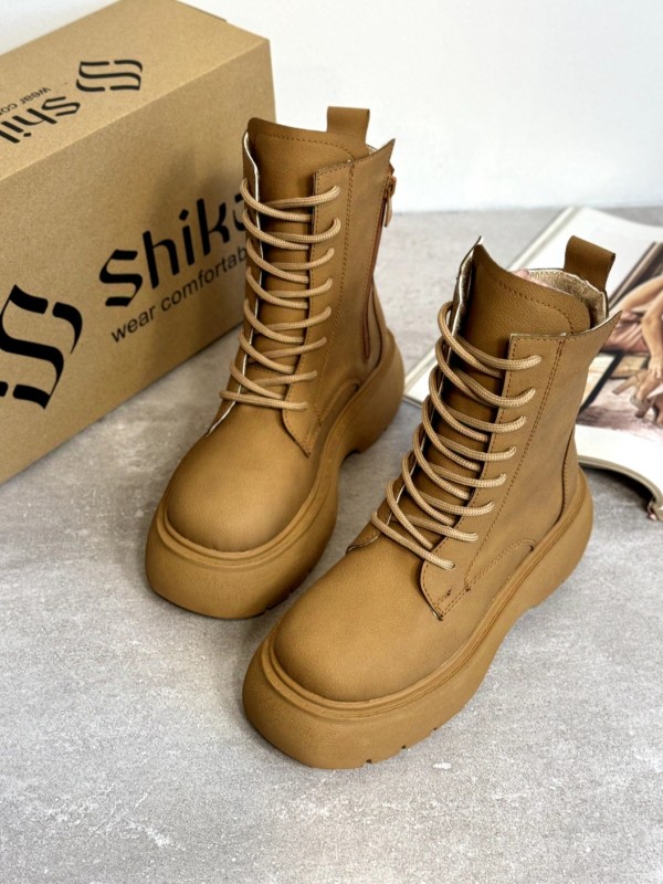 نیم بوت بتا 1848