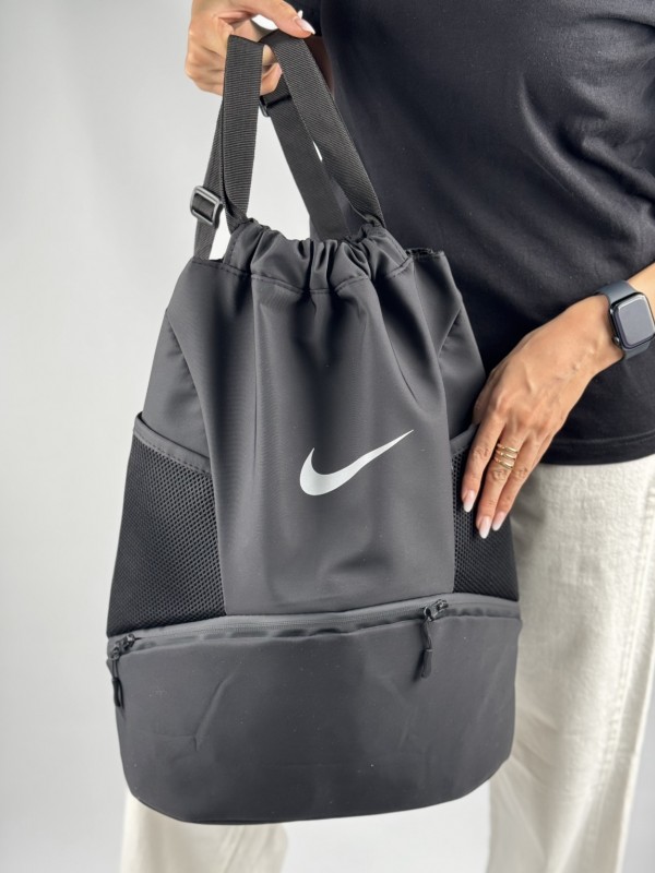 شوز بگ نایک 496