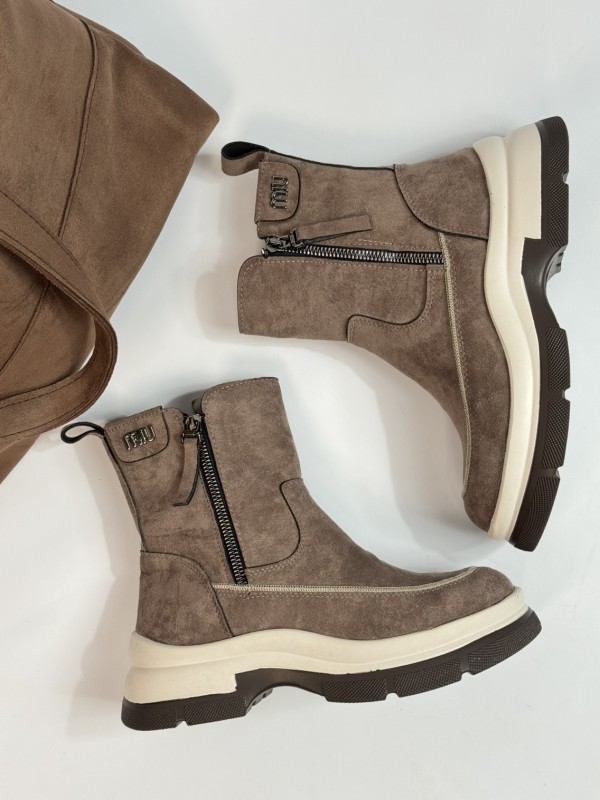 نیم بوت میو سیا 2388