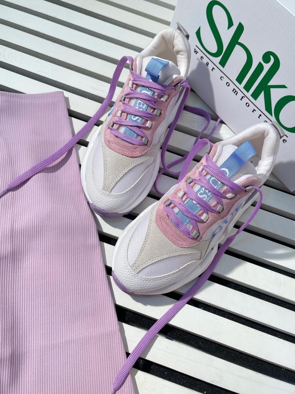 کتونی گس ( GUESS ) 1305