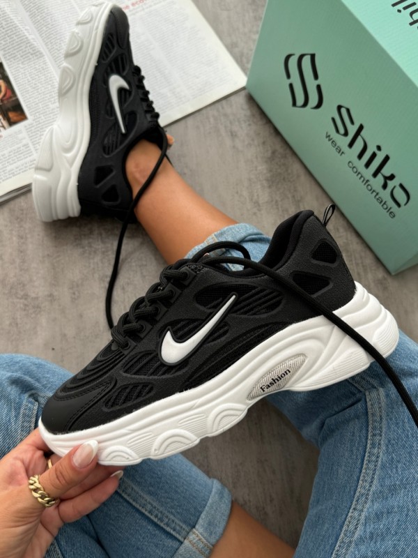 کتونی نایک اکلیلی 1815