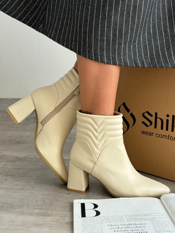 نیم بوت پاشنه وی 1849