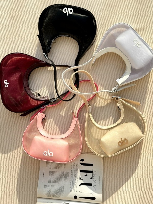 " کیف دستی " الو  1879