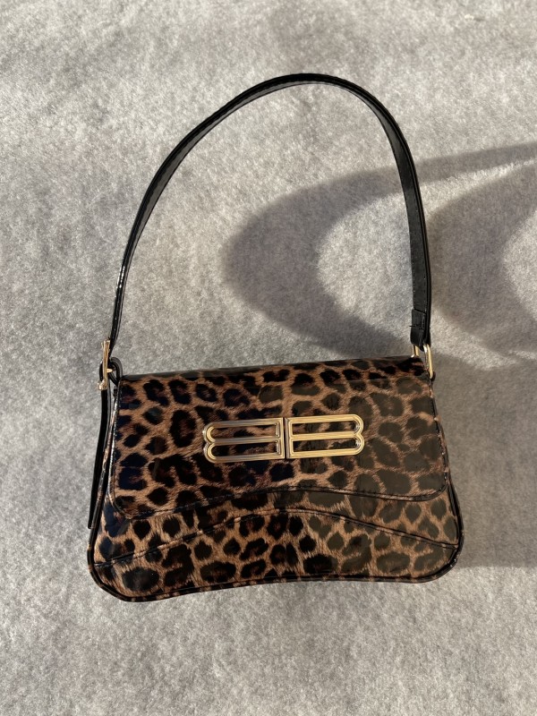 کیف ورنی بالنسیاگا 2045