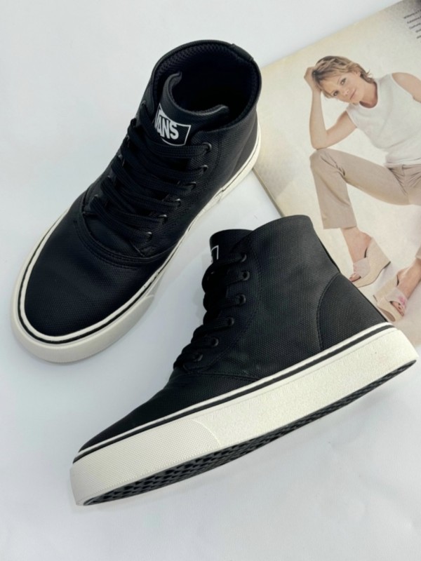 کتونی ساقدار (989)