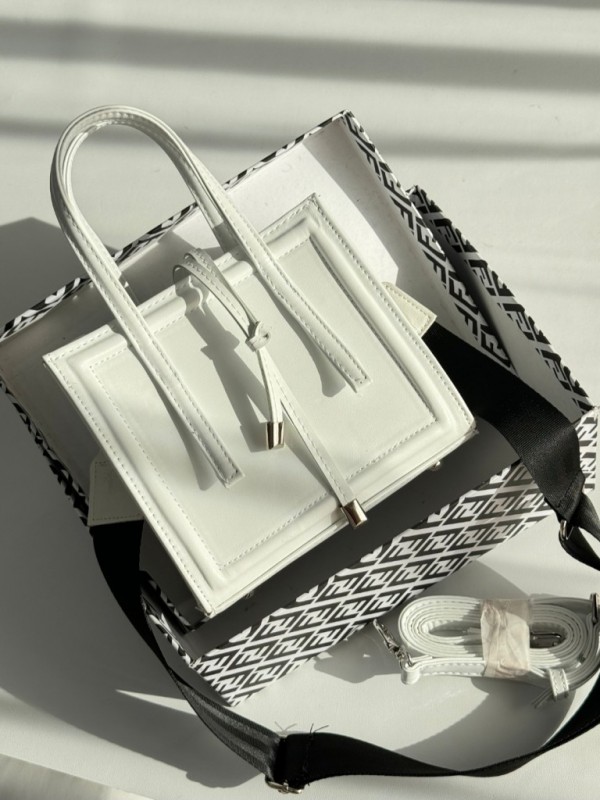 کیف زارا منگوله دار 3153