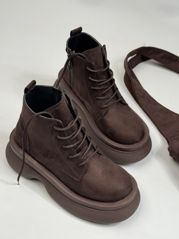 نیم بوت کلارک شیکو1820