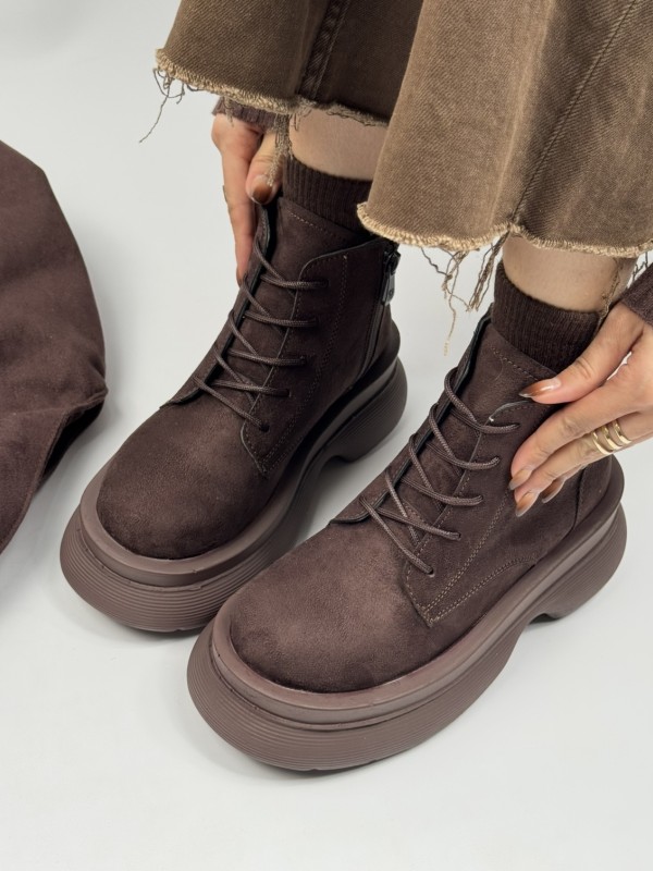 نیم بوت کلارک شیکو1820