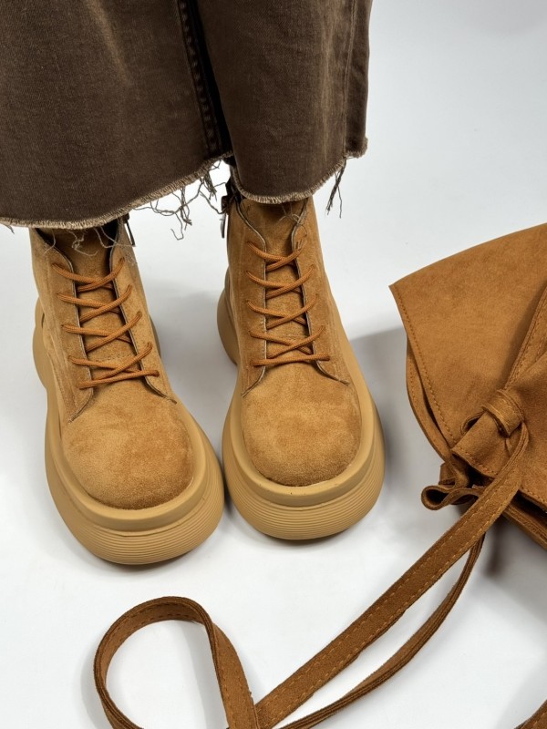 نیم بوت کلارک شیکو1820