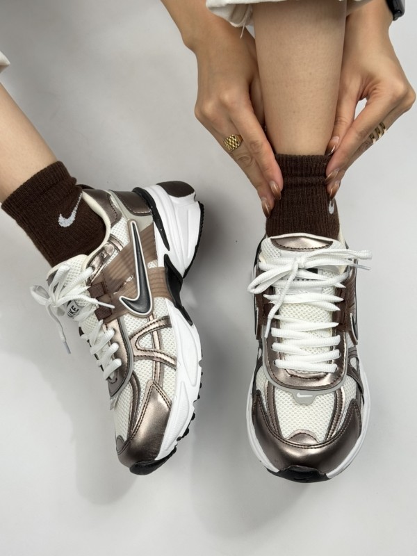 کتونی نایک وی تو کی سمپل 2251