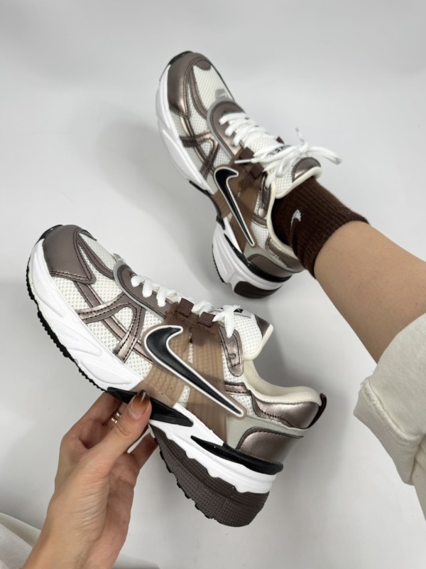 کتونی نایک وی تو کی سمپل 2251