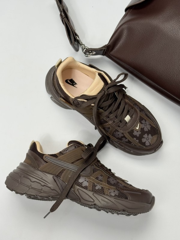 کتونی وی تو کی گلدار (990)