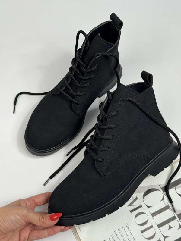 نیم بوت دستکدار برلین 1865