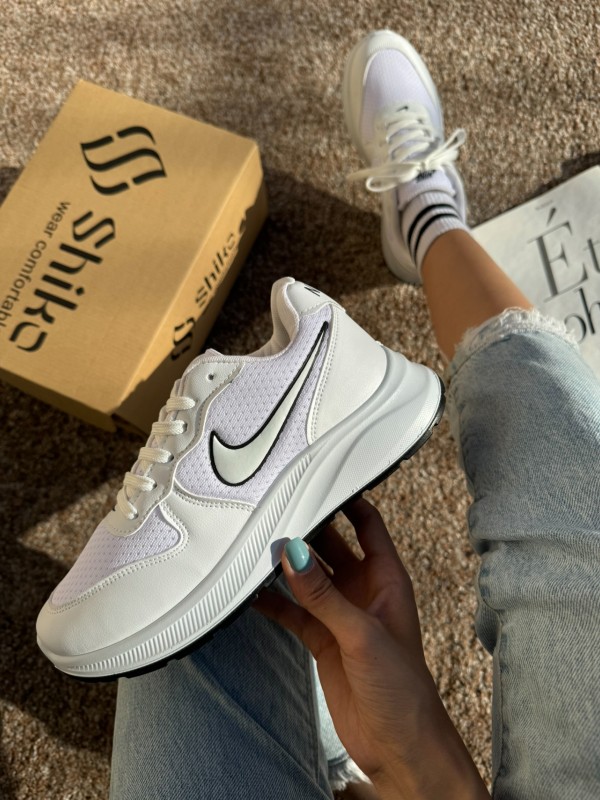 کتونی نایکی تی 1620