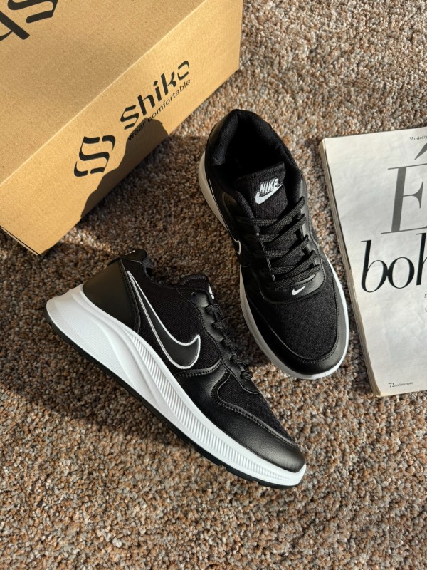 کتونی نایکی تی 1620