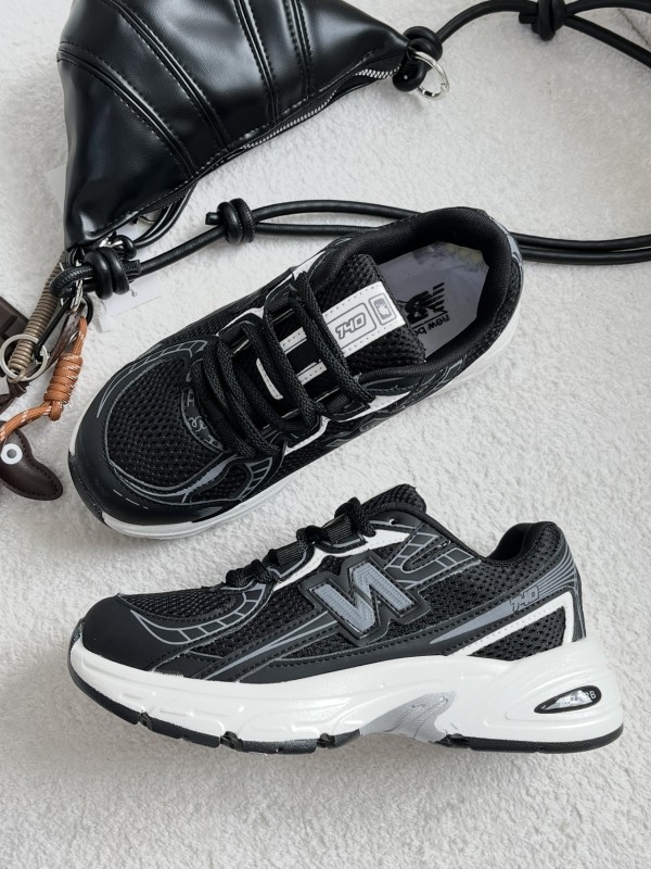 کتونی نیوبالانس سولی 740