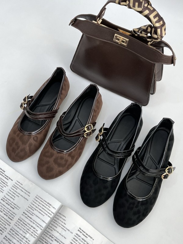 کالج دو سگک مادون 2469