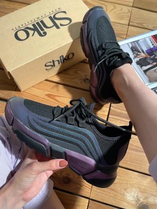 کتونی شبرنگ 1087