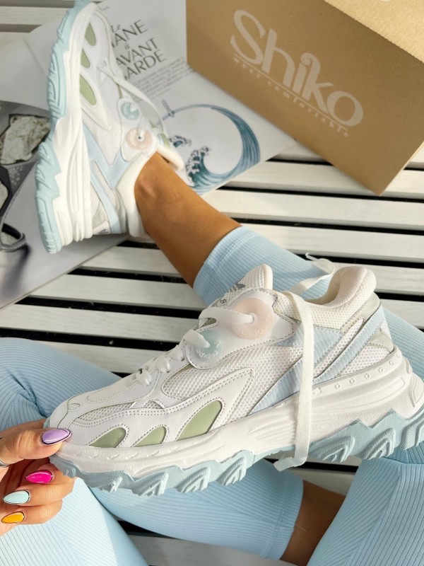 کتونی آدیداس 810