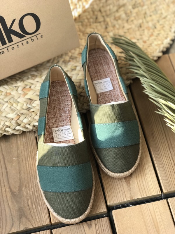 کالج کنفی پرچم 1353