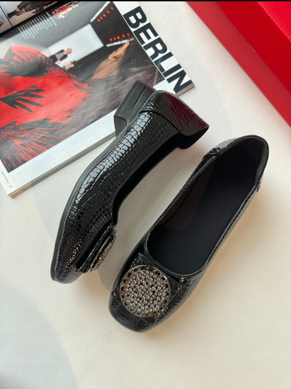 کالج ماری نگینی 1600