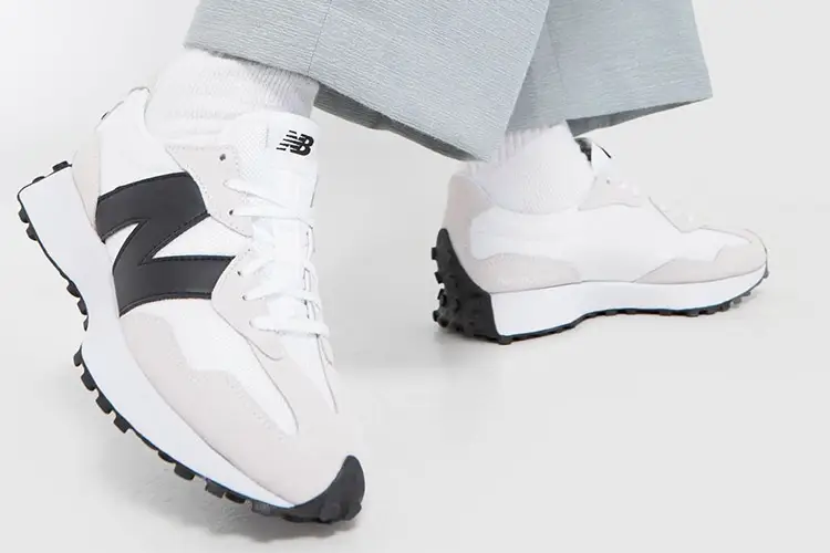 New Balance 327