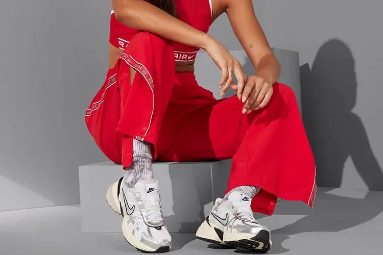 کتونی Nike V2K Run