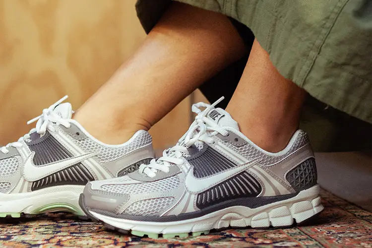 کتونی Nike Zoom Vomero 5