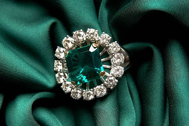 رنگ های ترند امسال برای ناخن