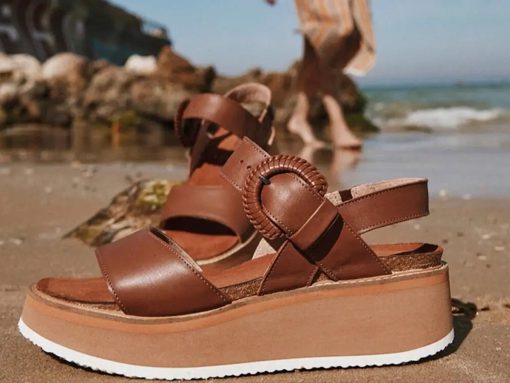 کفش مناسب ساق پای چاق: صندل پلتفرم