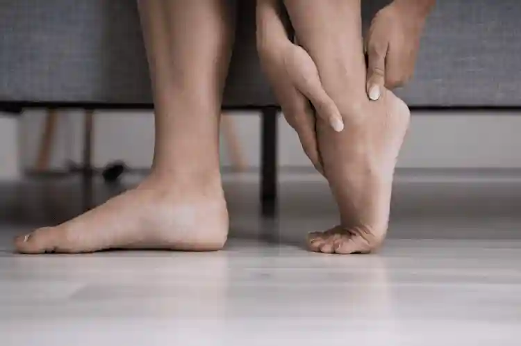 عوارض پاشنه بلند