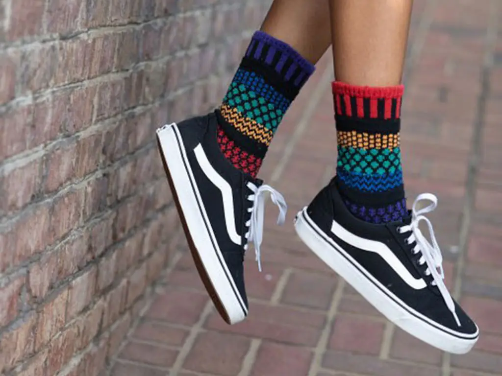 با کفش مشکی چه جورابی بپوشیم?