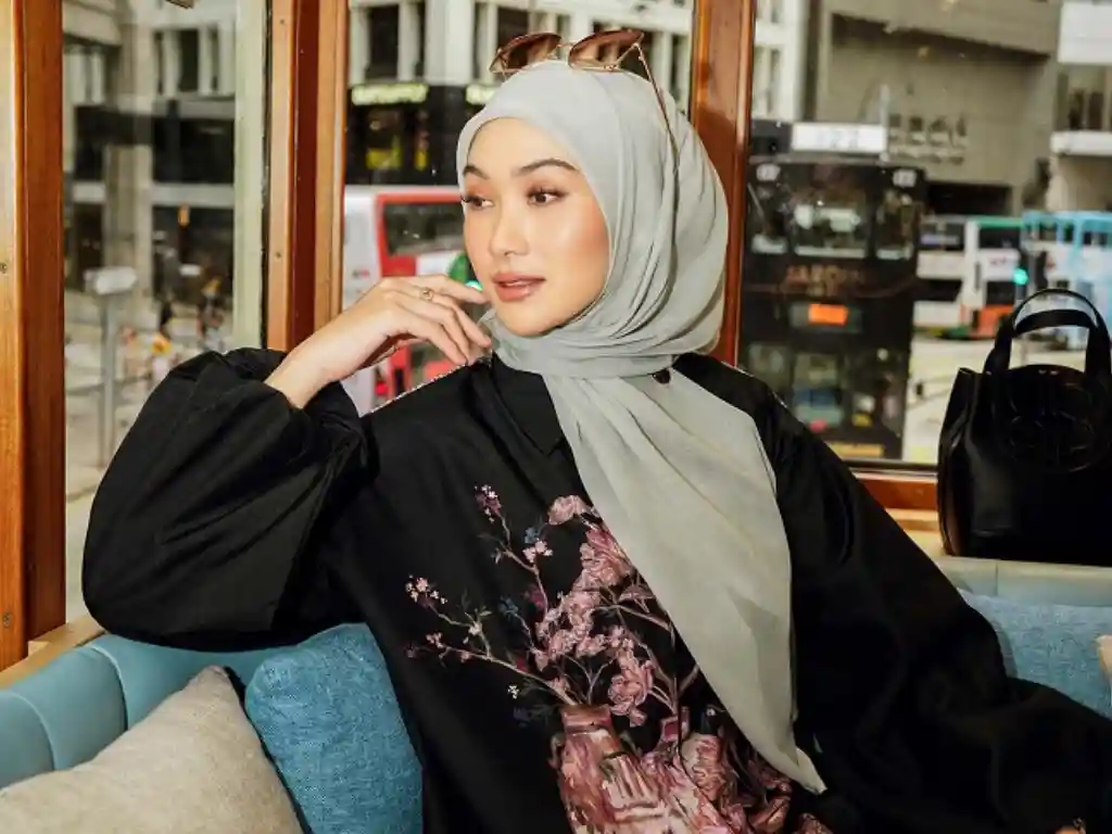 با مانتو عبایی چه کیفی مناسب است