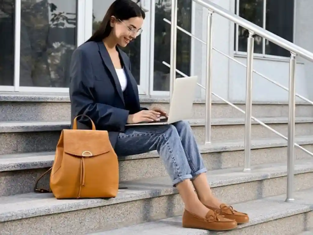 مانتو مناسب کفش کالج