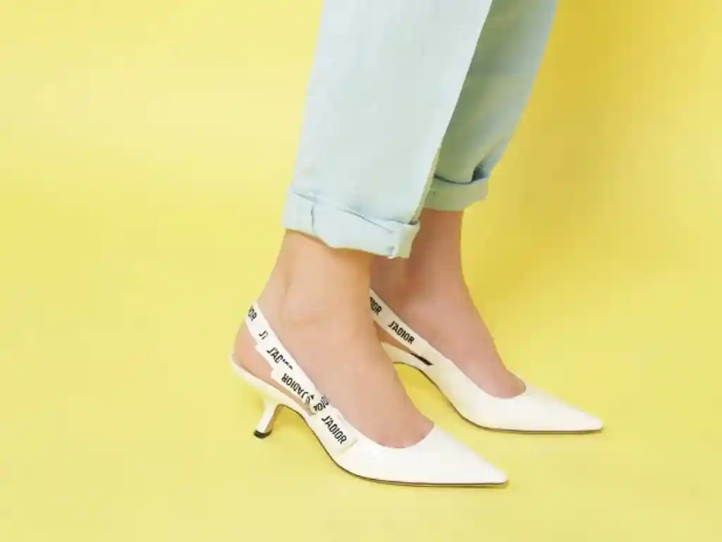 کفش مناسب برای شلوار پاکتی کدام است؟ کفش پاشنه دار