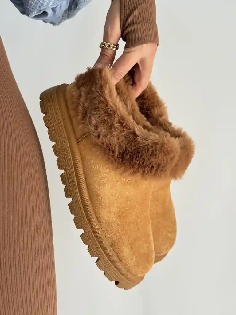 کفش آگ (UGG)