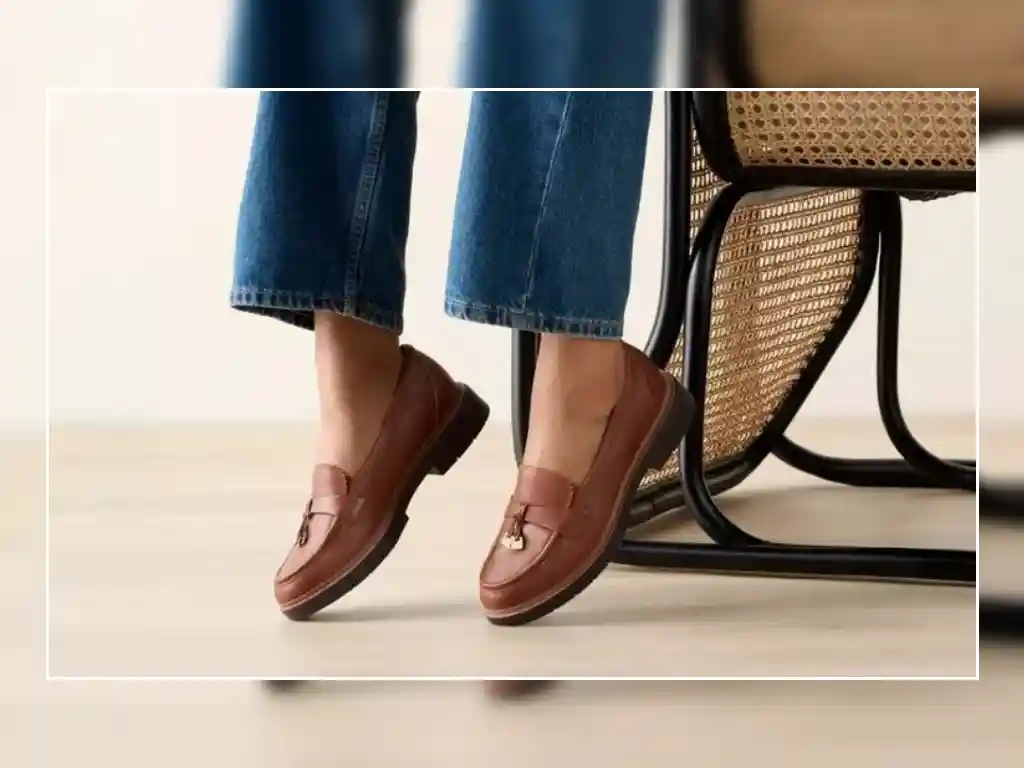 ست کیف و کفش نسکافه‌ای با جین