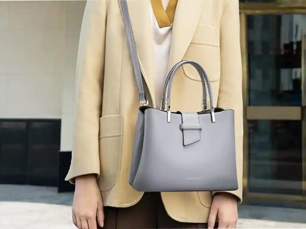 مانتو مناسب برای کفش و کیف طوسی