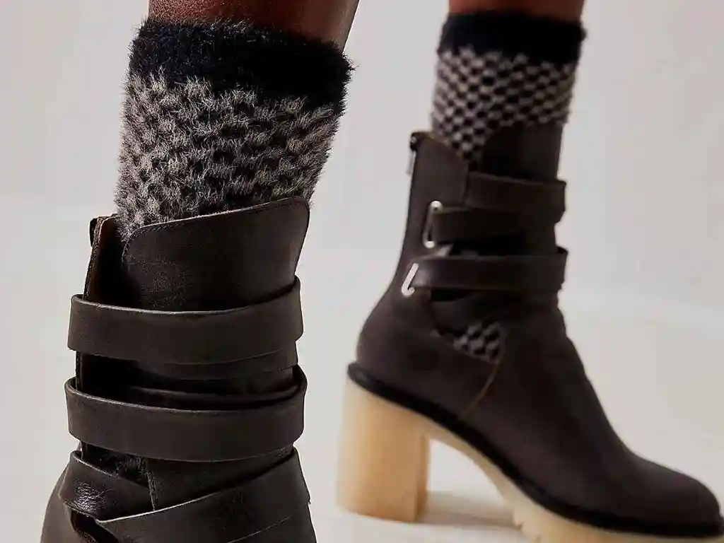 با بوت چه جورابی بپوشیم؟ جورابهای پشمی و کرکی