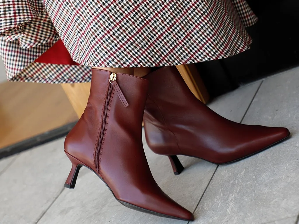 بوت زنانه مناسب برای قد کوتاه: بوت&zwnj;های نوک&zwnj;تیز