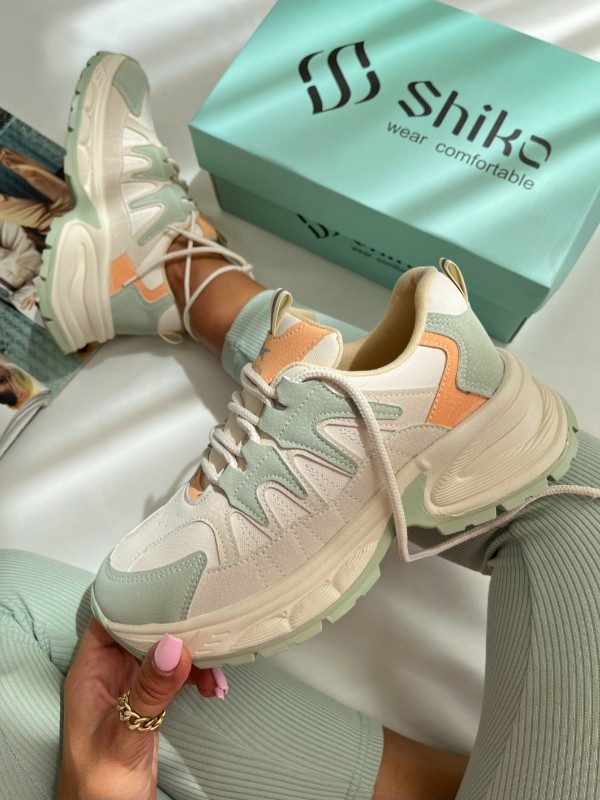 کتونی واریور کی وی 1877