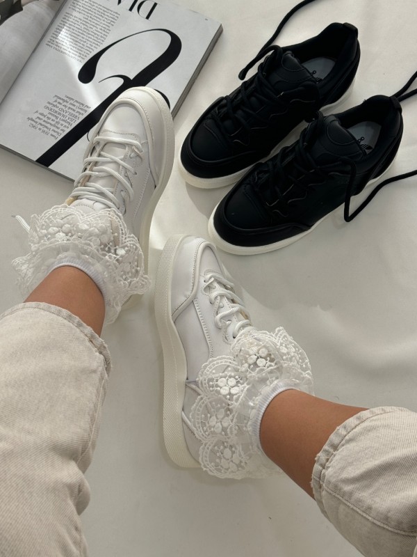 ونس برشکا تخت2003