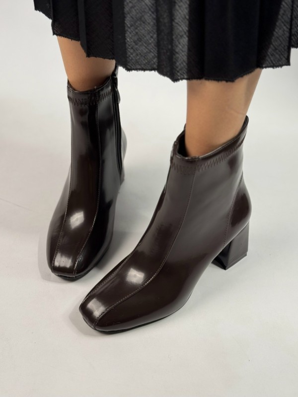 پاشنه دومان 1592