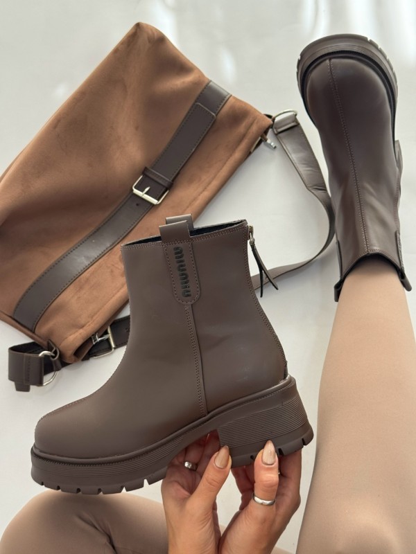 نیم بوت بغل میو 2104