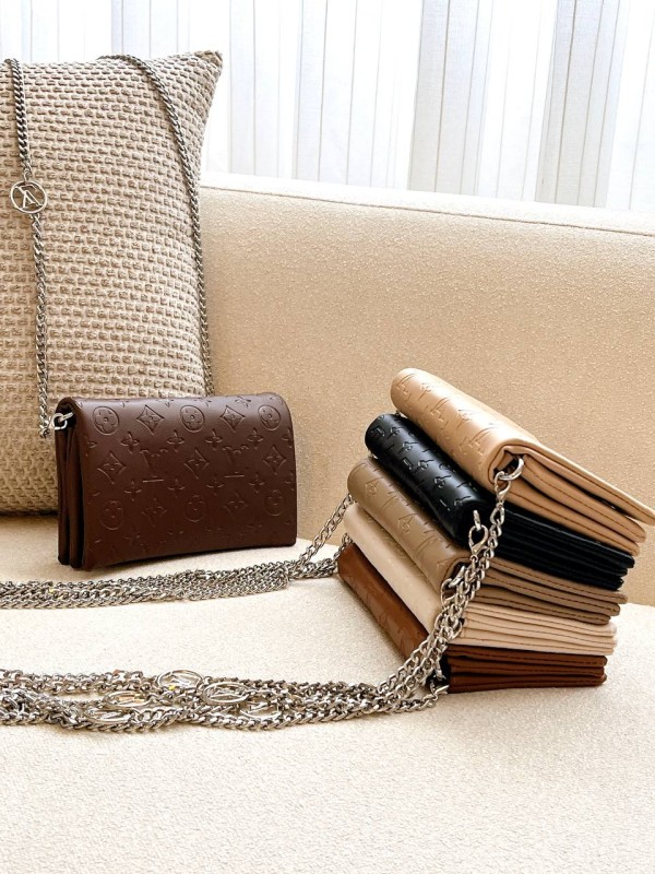 کیف ال وی زنجیردار 13640