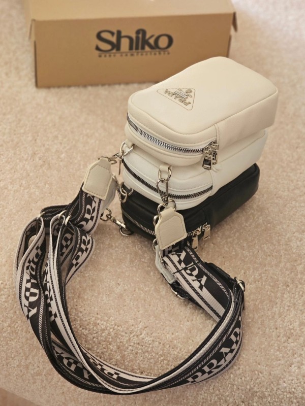 کیف پرادا موبایلی2788