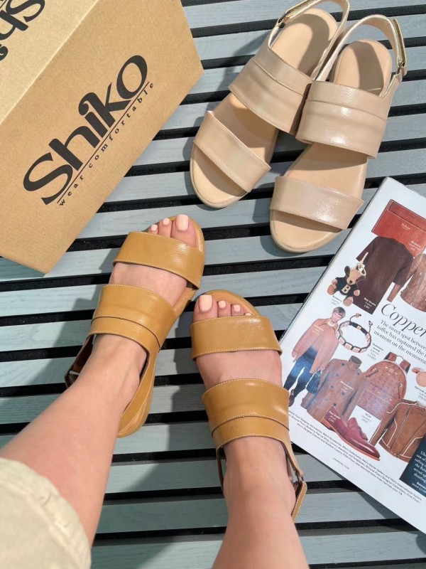 صندل روکو تخت 1580