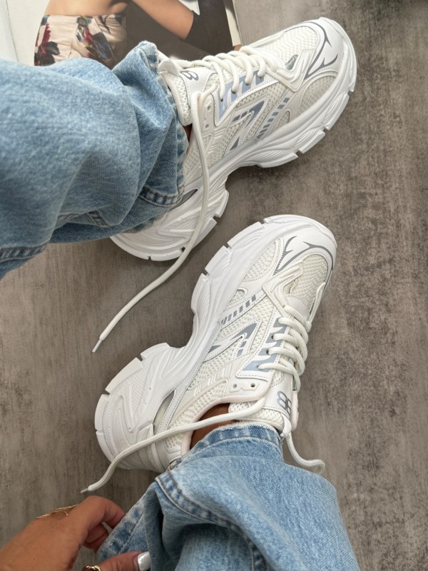 کتونی بالنسیاگا لاکی 1835